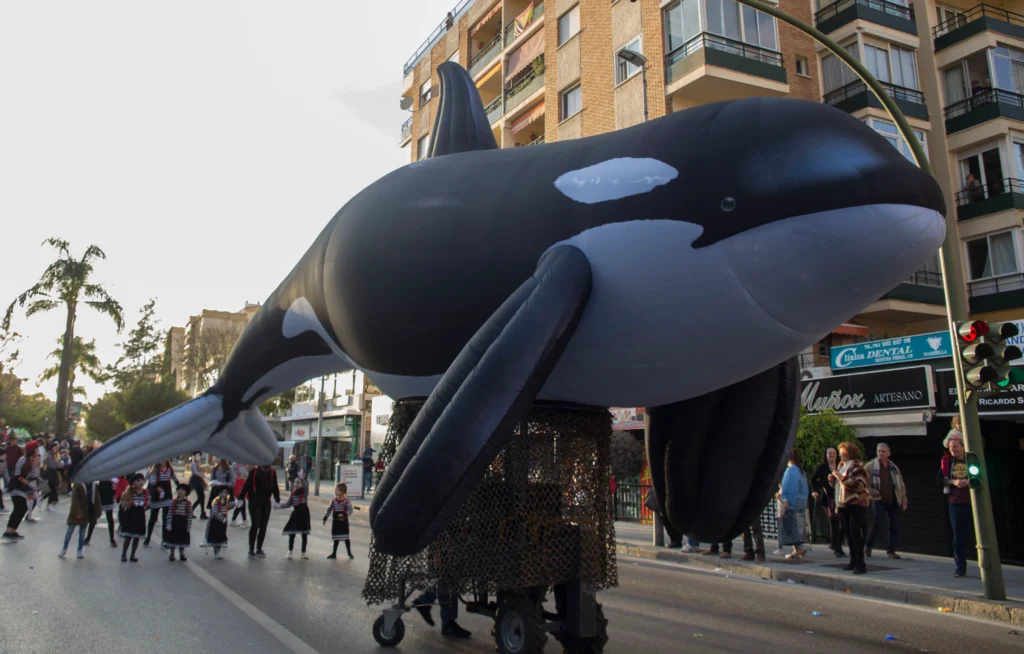 Brotóns Antártida orca disfraz cabalgata