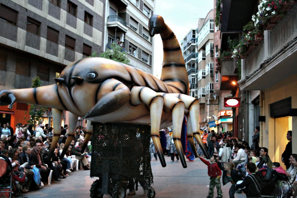 Brotóns bichos pasacalles cabalgata