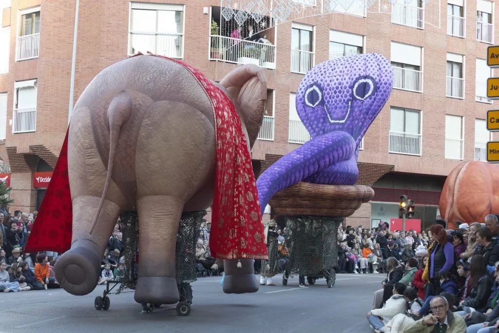 Brotóns castellon magdalena india elefante cobra hinchables
