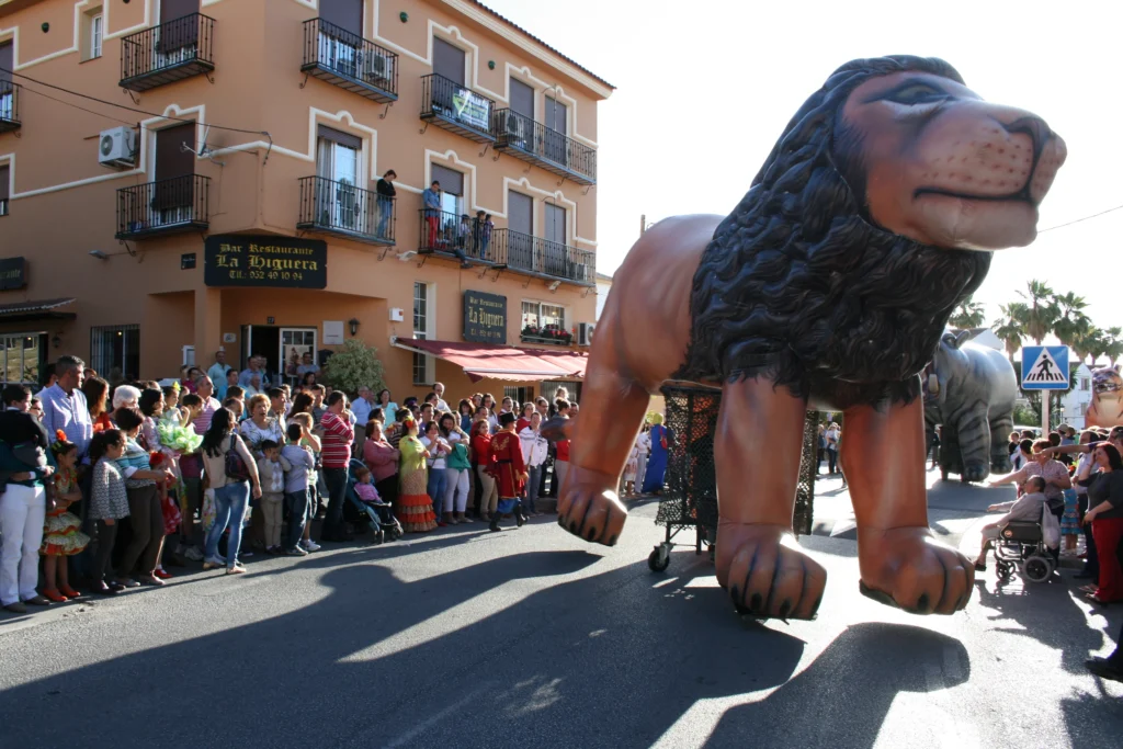 Brotóns circo mágico espectáculo callejero pasacalles