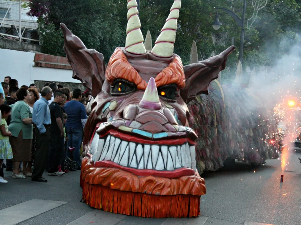 Brotóns dragón oriental el gran disfraz cabalgata