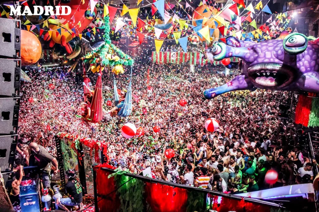 Brotóns elrow fabrik madrid festival espectáculo disfraces