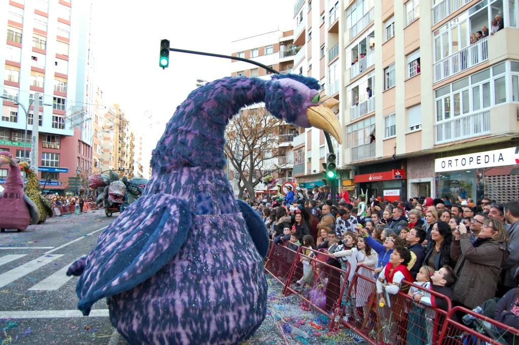 Brotóns fauna exotica tucan disfraz cabalgata