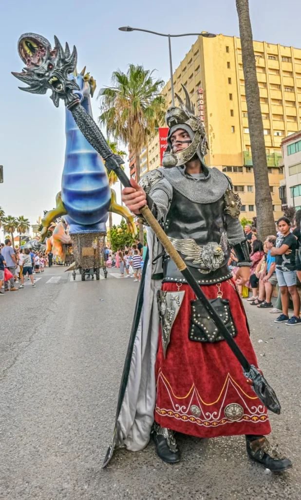 Brotóns futur metal guerreros tomasina disfraz cabalgata