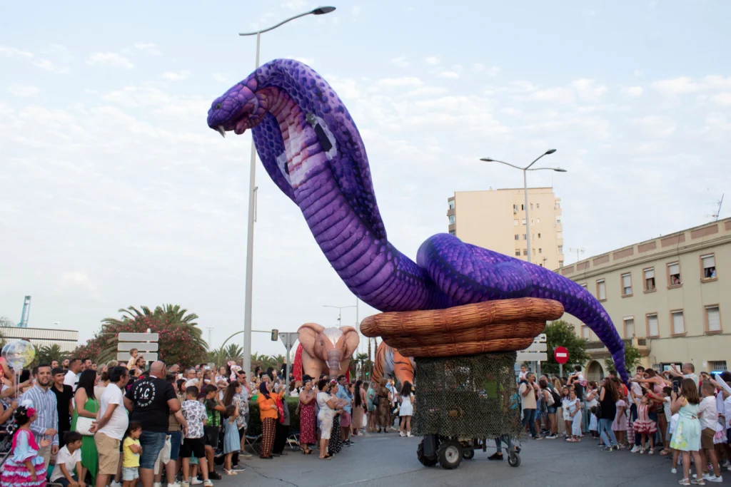 Brotóns india cobra disfraz cabalgata