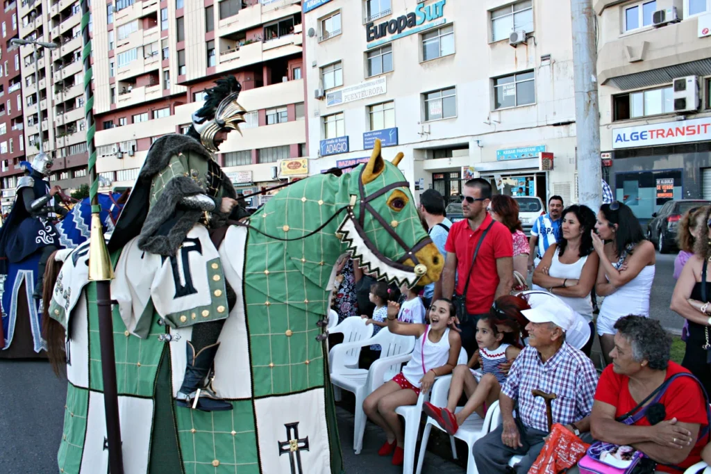 Brotóns la in justa caballero verde disfraz cabalgata
