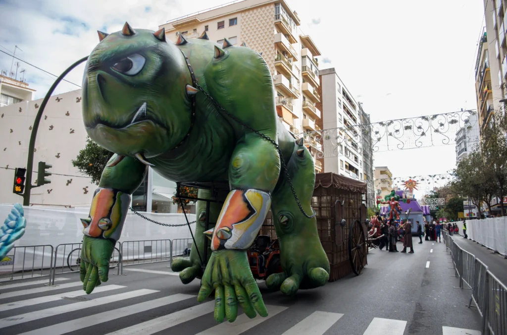 Brotóns land of dragons carromato troll disfraz cabalgata