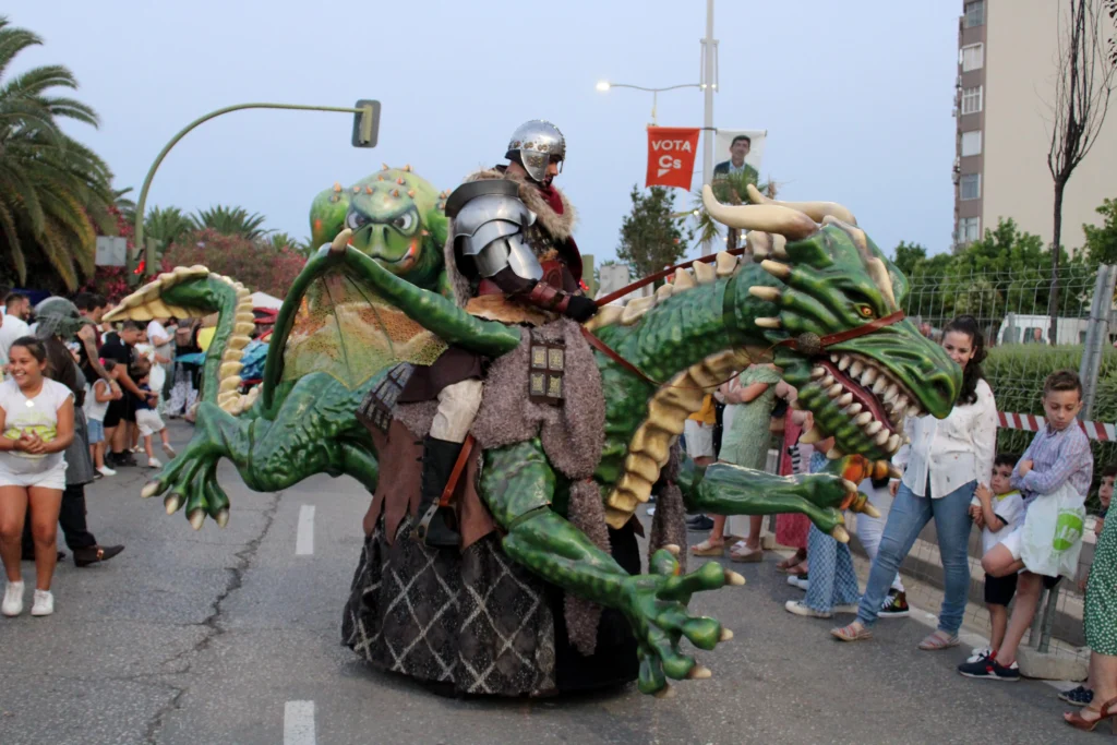 Brotóns land of dragons gran dragón disfraz cabalgata