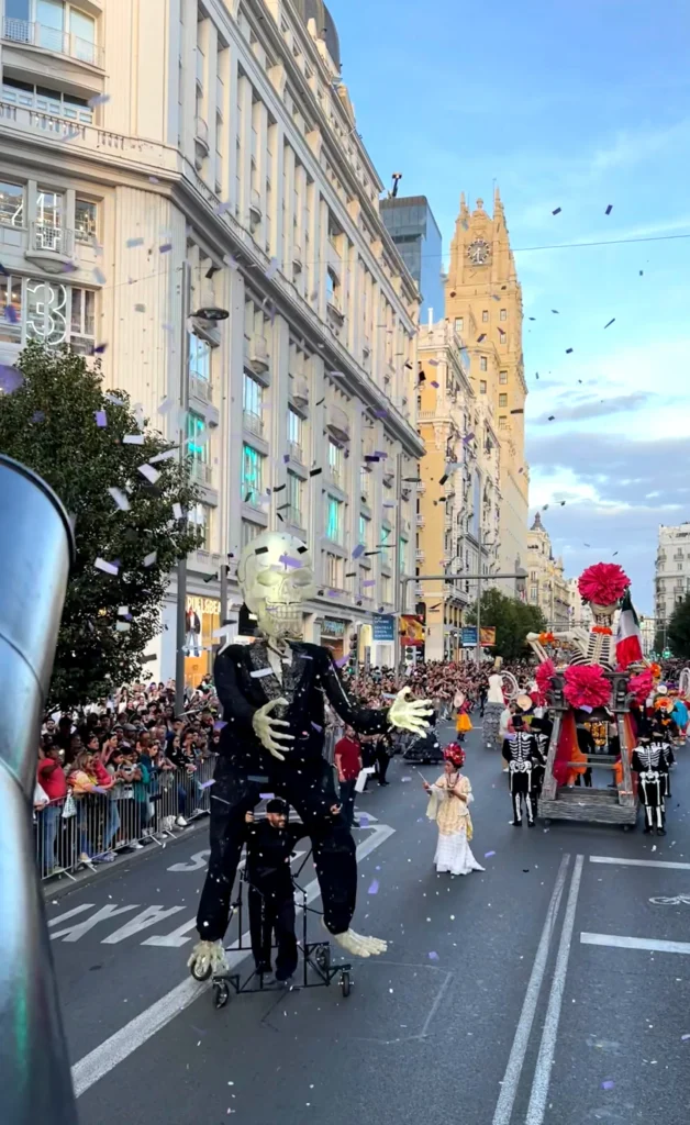 Brotóns madrid pasacalles catrinas dia muertos gran via