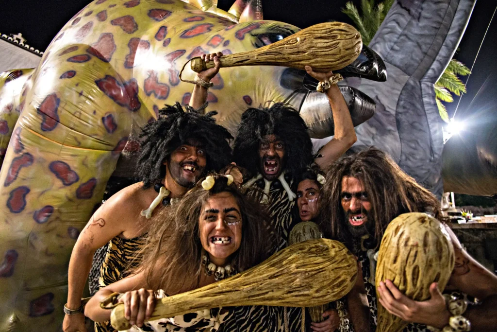 Brotóns mundo jurásico grupo troglos wero pasacalles cabalgata