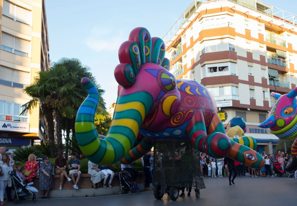 Brotóns psicodelia elefante multicolor inflable pasacalles