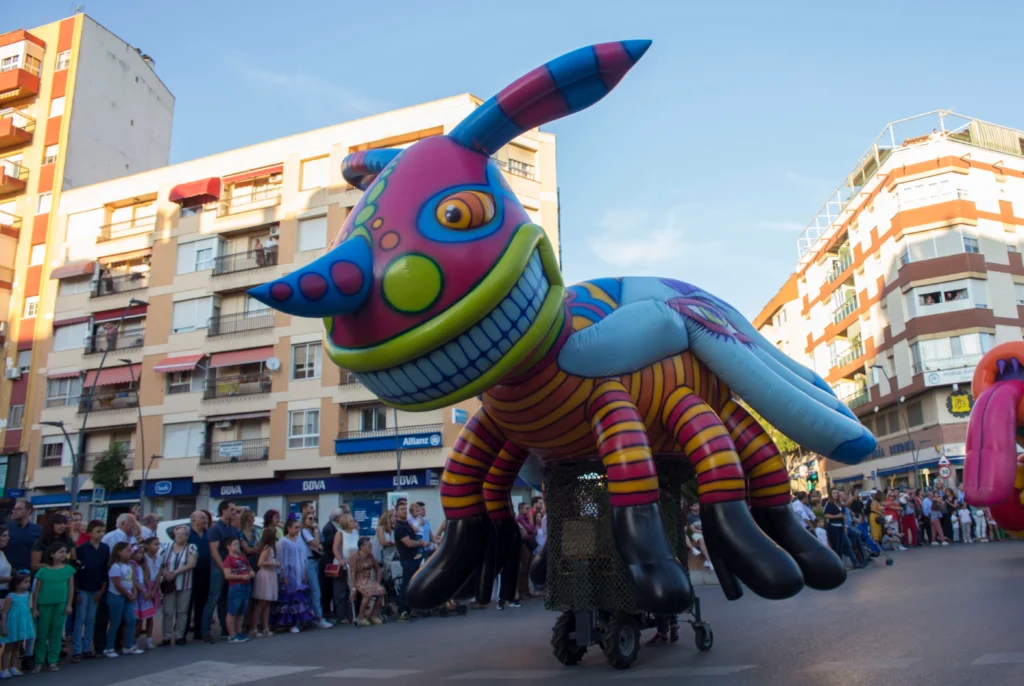 Brotóns psicodelia tacon volador inflable conejo desfile