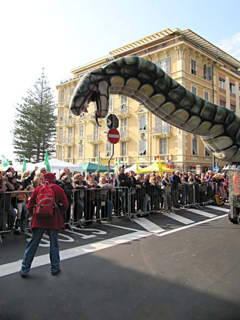 Brotóns san remo in fiore serpiente hinchable gigante pasacalles