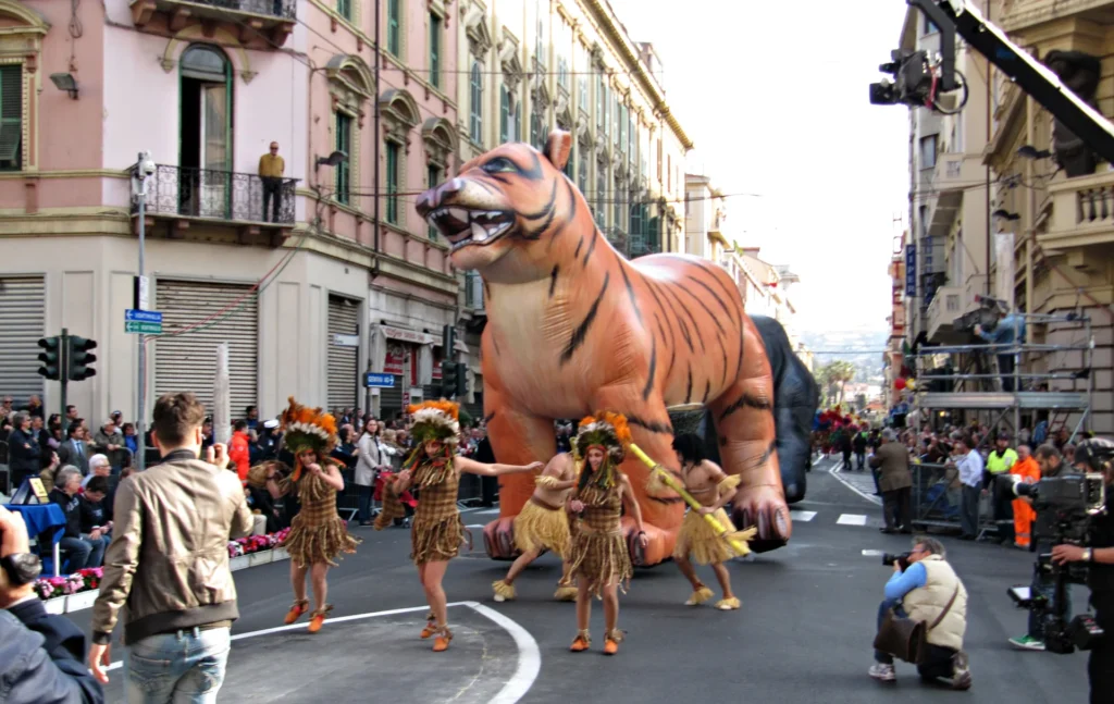 Brotóns san remo in fiore tigre hinchable gigante pasacalles