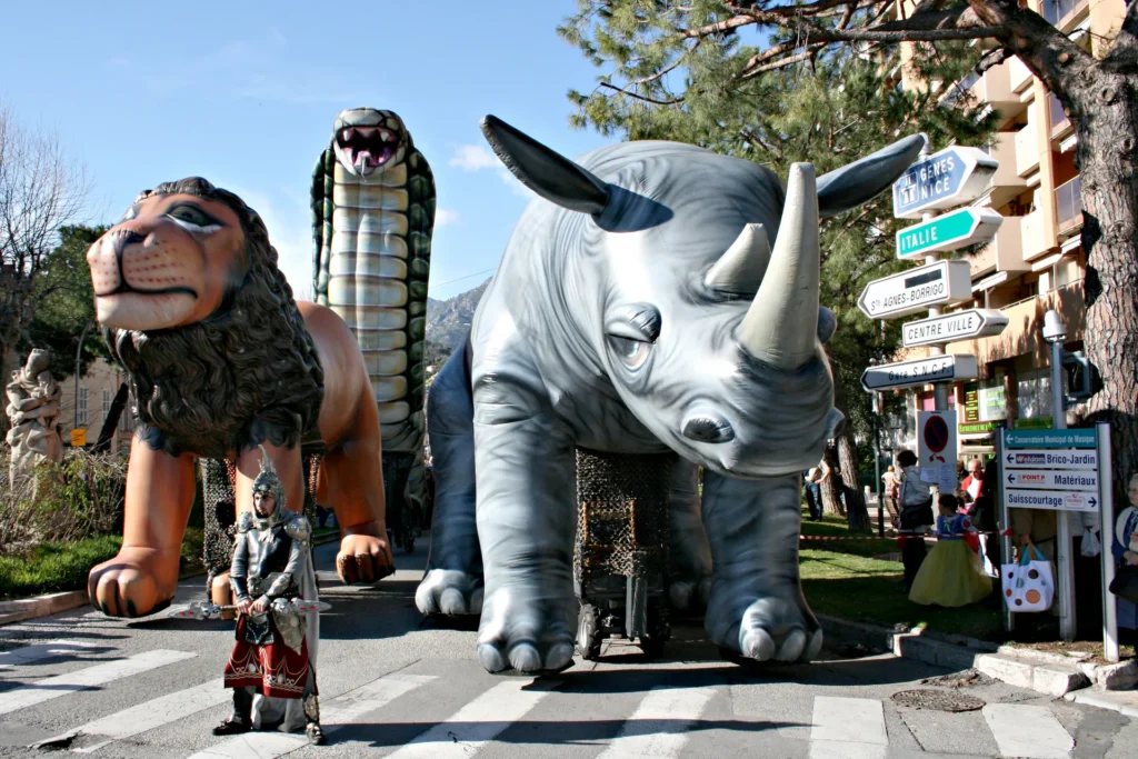 Brotóns menton fiesta limon león chino gigante calle