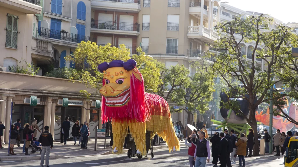 Brotóns menton fiesta limon león chino pasacalles