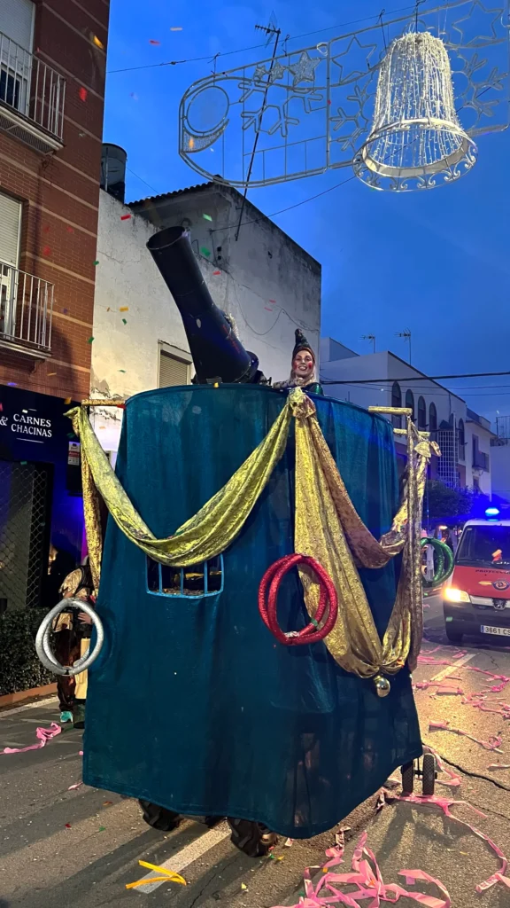 Brotóns navidad carro duendes confeti cabalgata