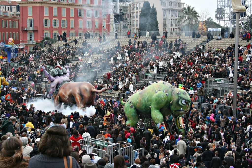 Brotóns niza carnaval hinchables gigantes espectáculo calle